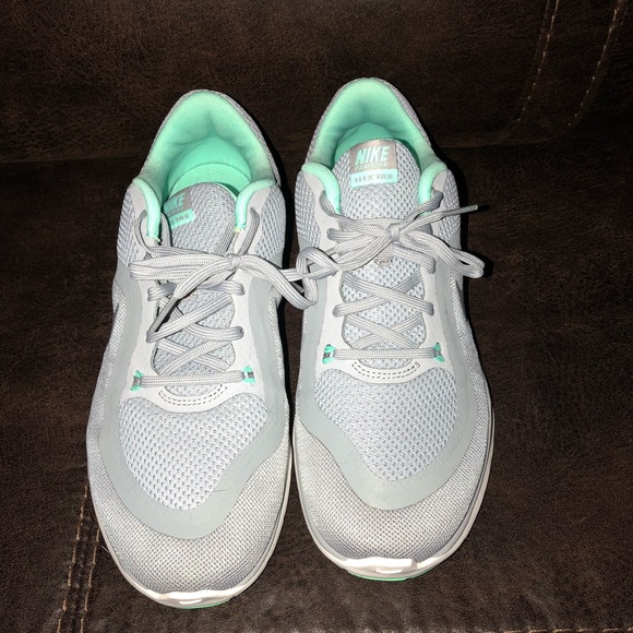 Women’s Nike running shoes-Size 10 - Picture 2 of 4