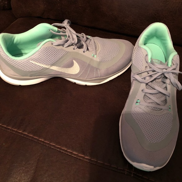 Women’s Nike running shoes-Size 10 - Picture 4 of 4