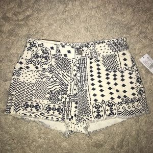Bullhead tribal print high rise short