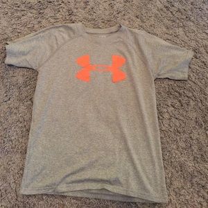 Boys size YMD loose fit T-shirt