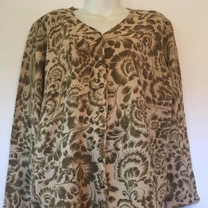 Ladies brown and tan sweater.