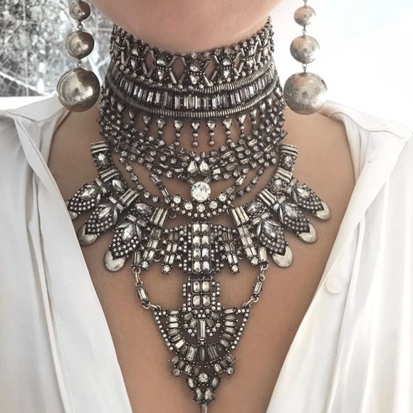 Accessories - A set of 4 statement necklaces