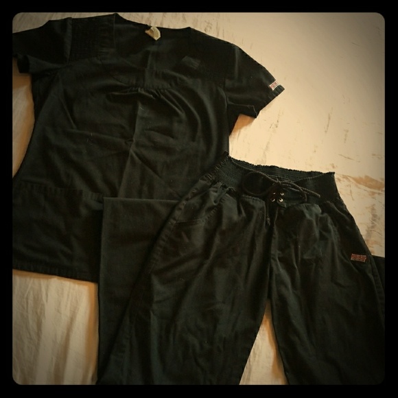 SCRUBS SIZE XS FITS LIKE SMALL - Picture 1 of 6