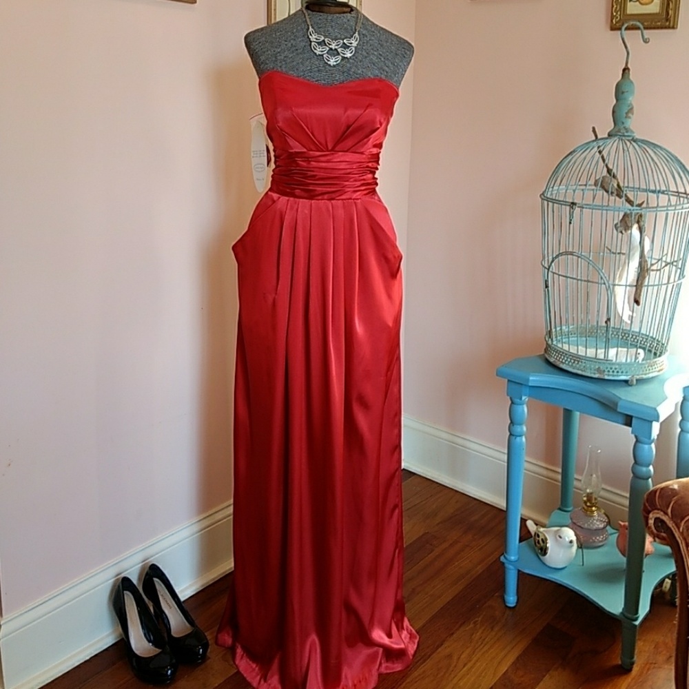 Prom / Pageant Alfred Angelo Evening Gown