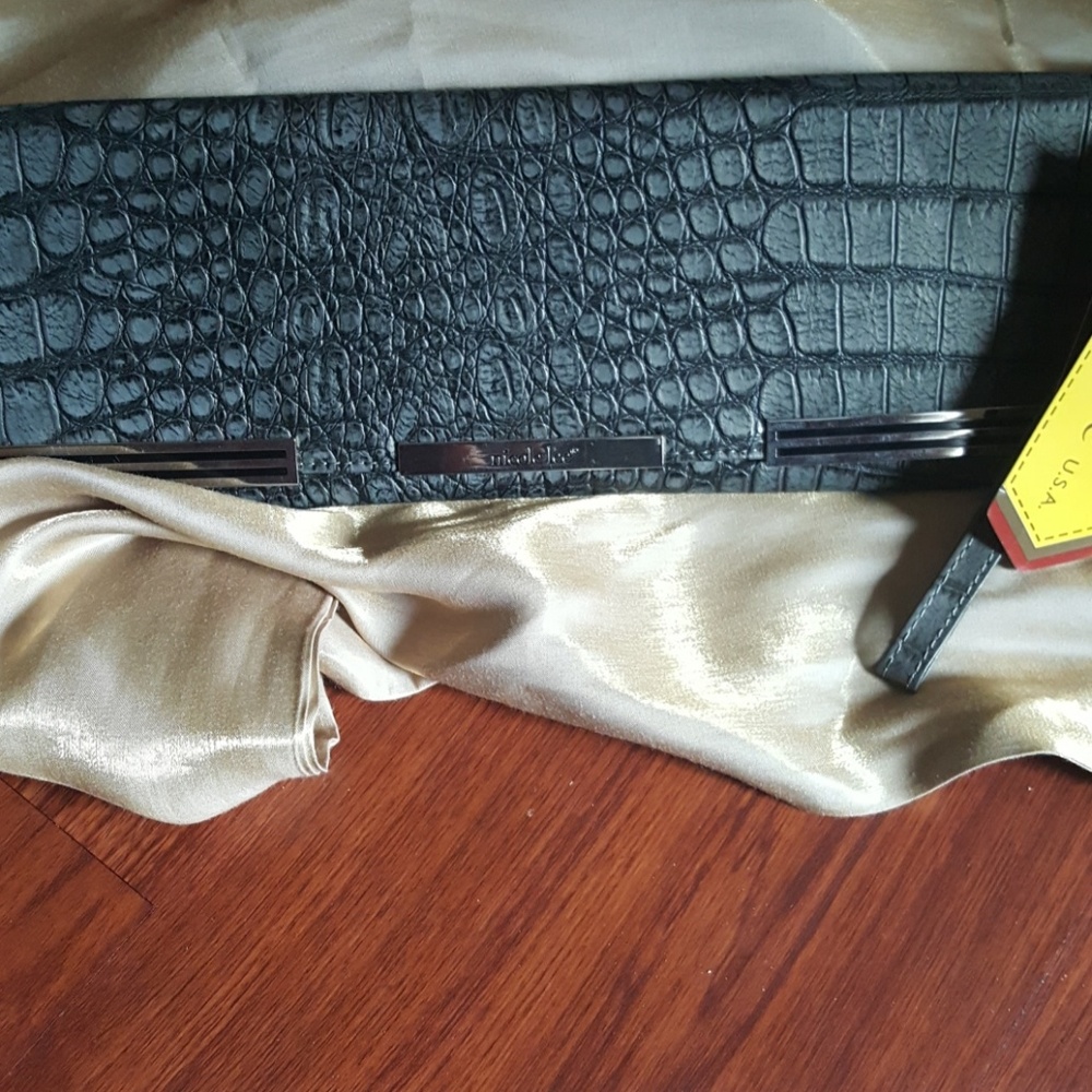 Nicole Lee Clutch