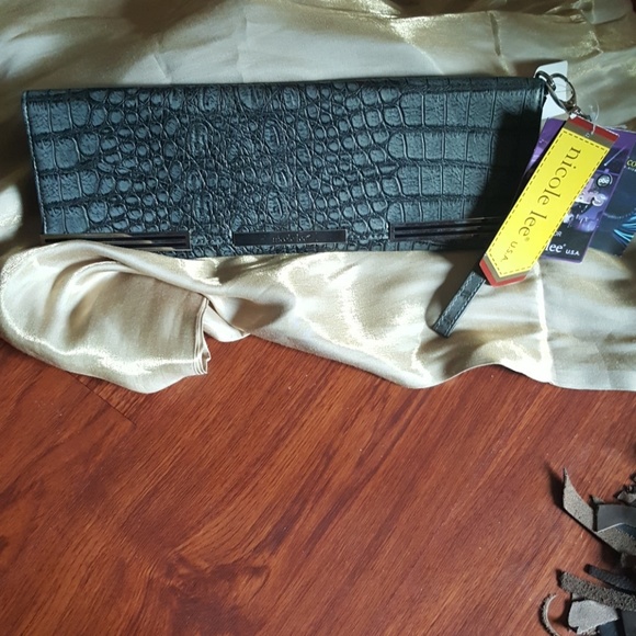 Nicole Lee Clutch - Picture 2 of 3