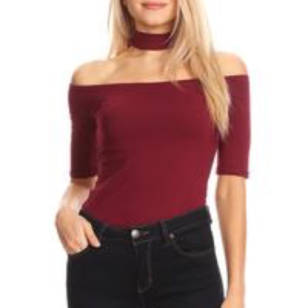 💕 PRICE DROP!!!! Off The Shoulder Choker Style