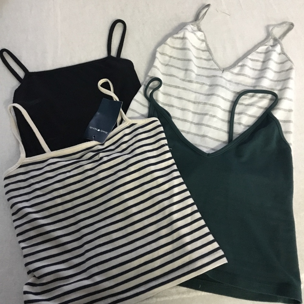 Bundle of 10 Brandy Melville Tanks - Picture 3 of 4