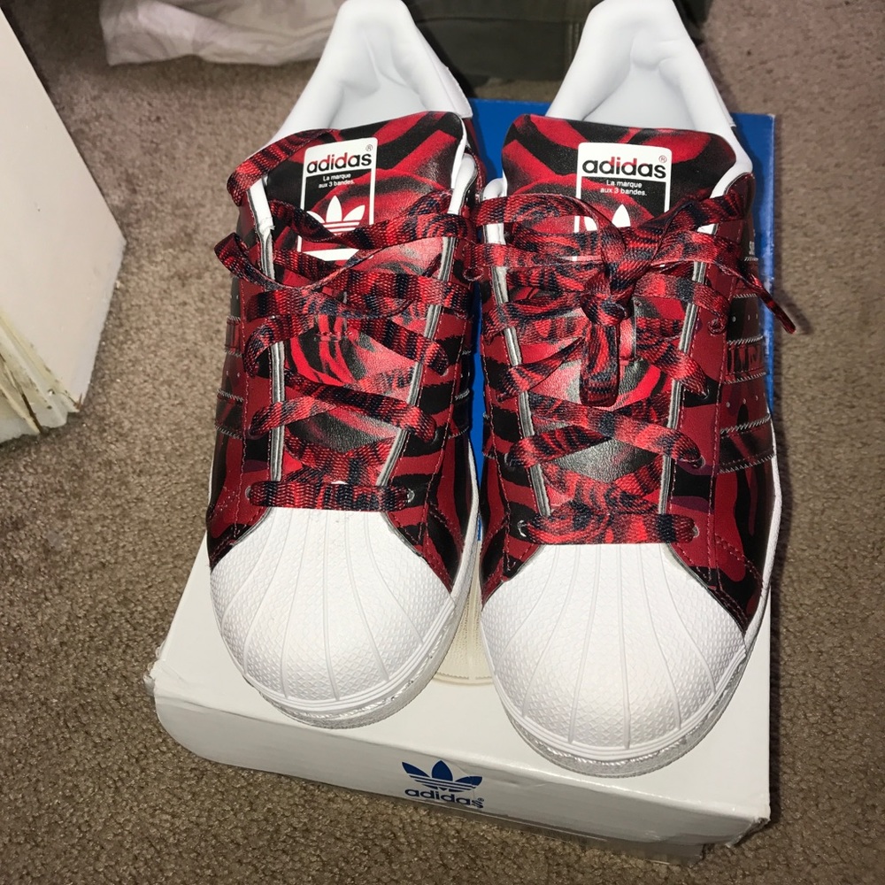 Adidas original superstar tennis shoes
