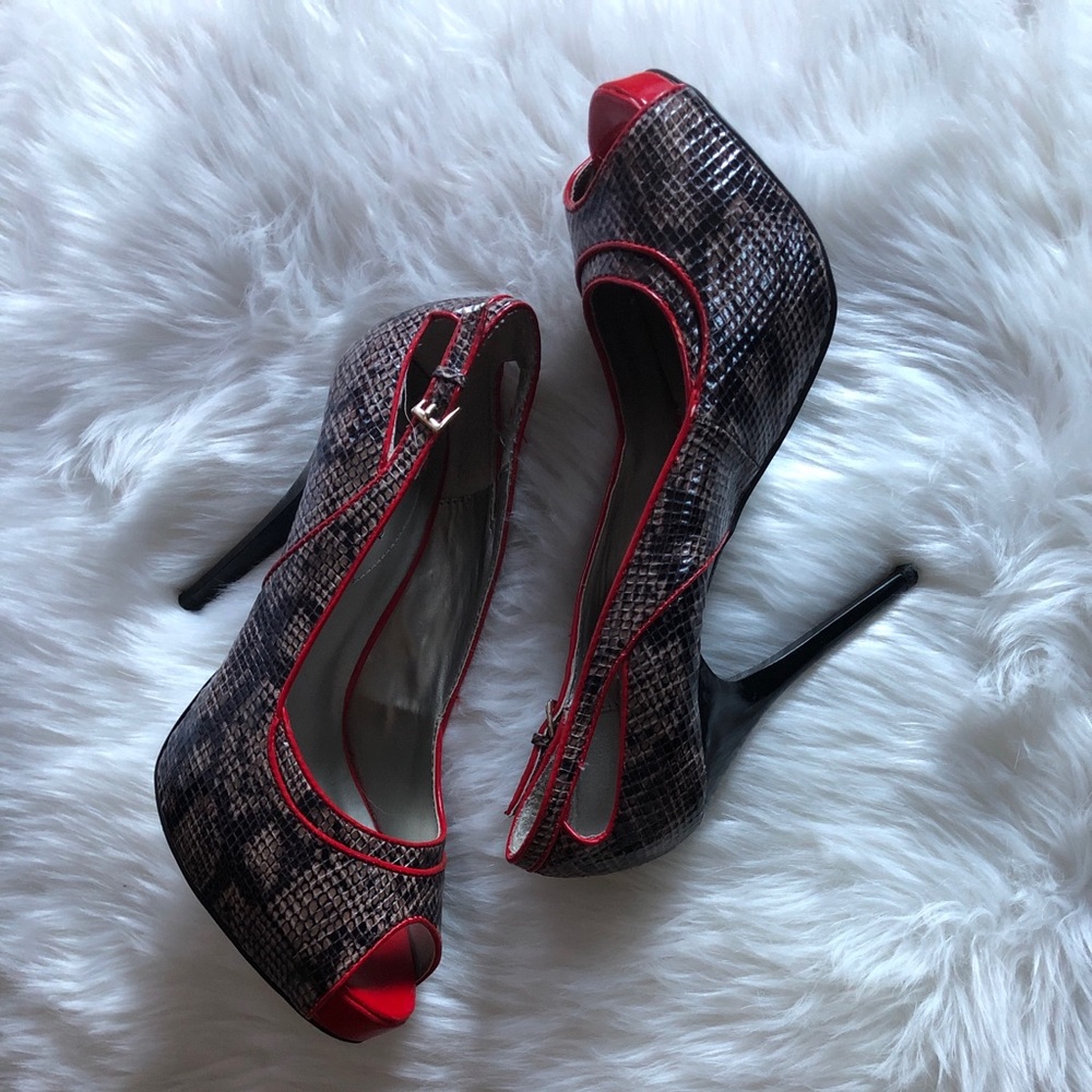 Guess size 10 Heels