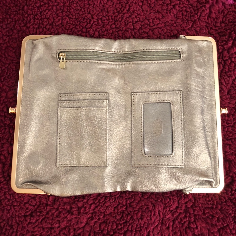 Silver Clutch - Picture 4 of 5