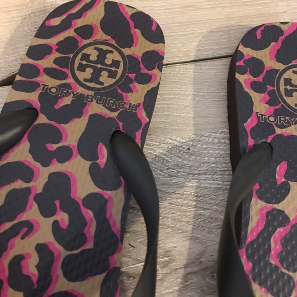Tory Burch cheetah animal sandals flip flops 7 - Picture 3 of 4