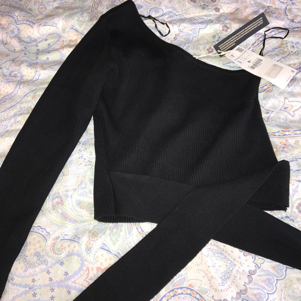 Zara one sleeve wrap crop top
