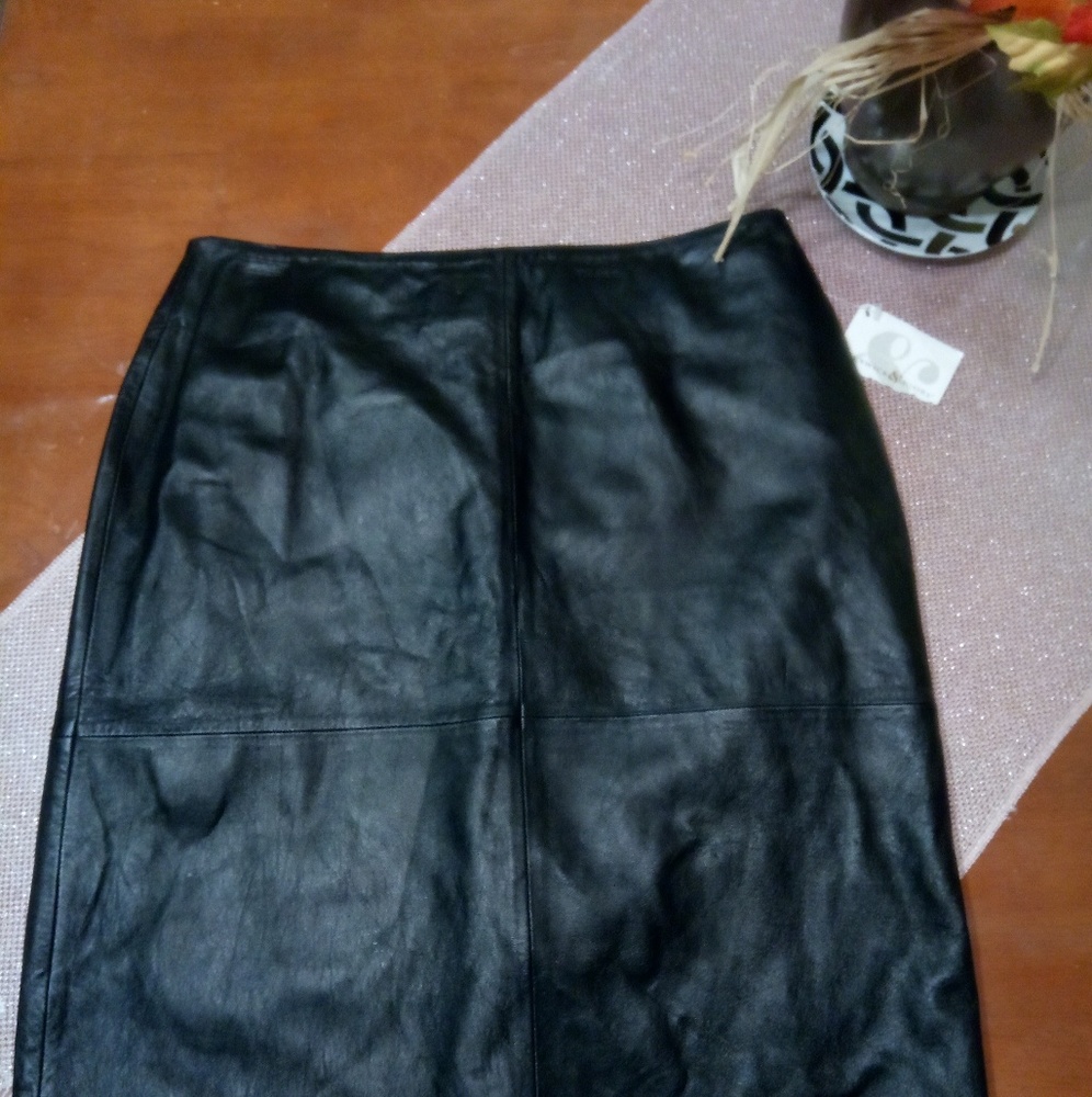 Genuine Leather Black knee length skirt❤️
