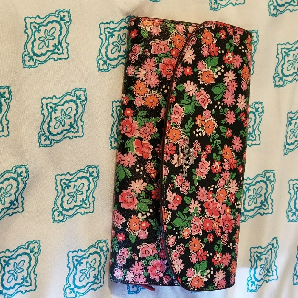 EUC Price drop! Coach wallet