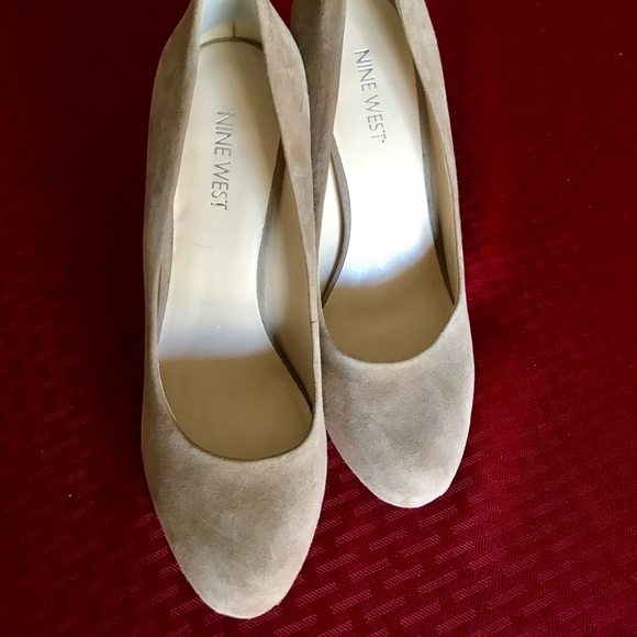 Nine West tan suede heels - Picture 2 of 5
