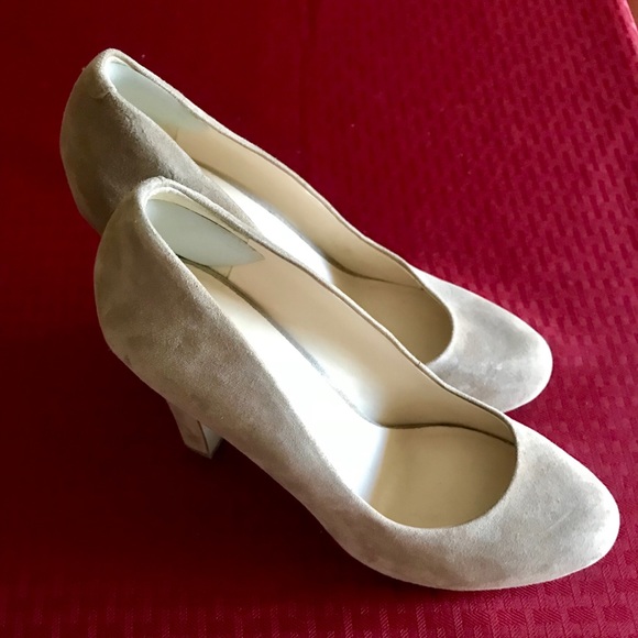 Nine West tan suede heels - Picture 3 of 5