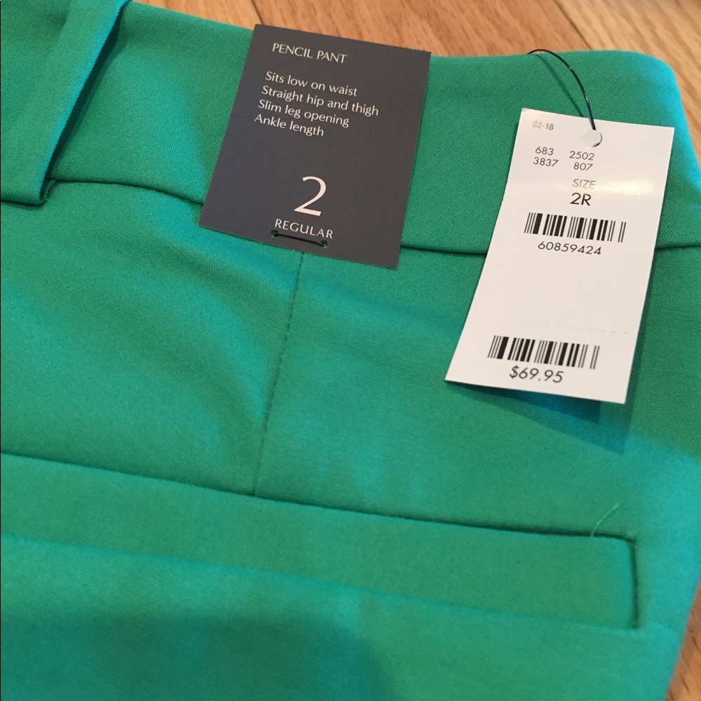 NWT size 2 lime green The Limited Capri pants