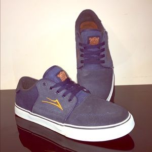 Lakai selects