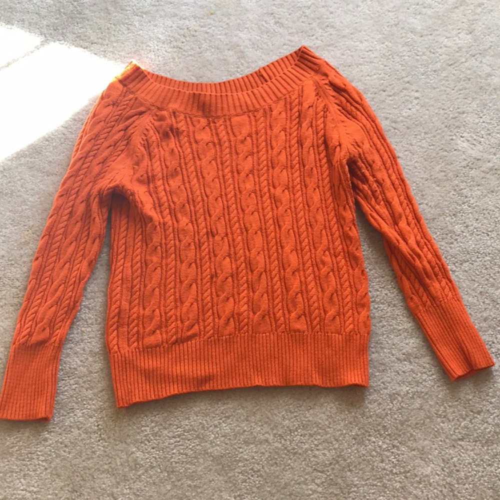 Beautiful Scoop Neck Sweater!