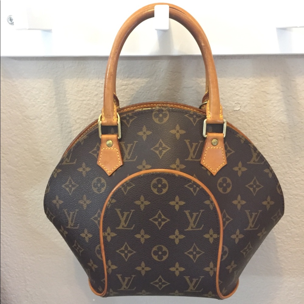 🔥SOLD🔥 Louis Vuitton Ellipse PM