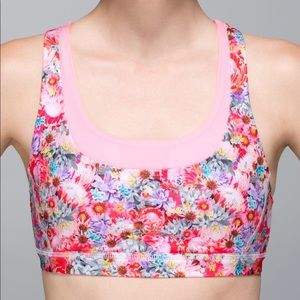 ✨Lulu 🍋 flowabunga stuff your bra