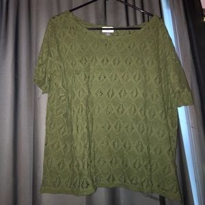 green t shirt