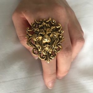 Lion statement ring