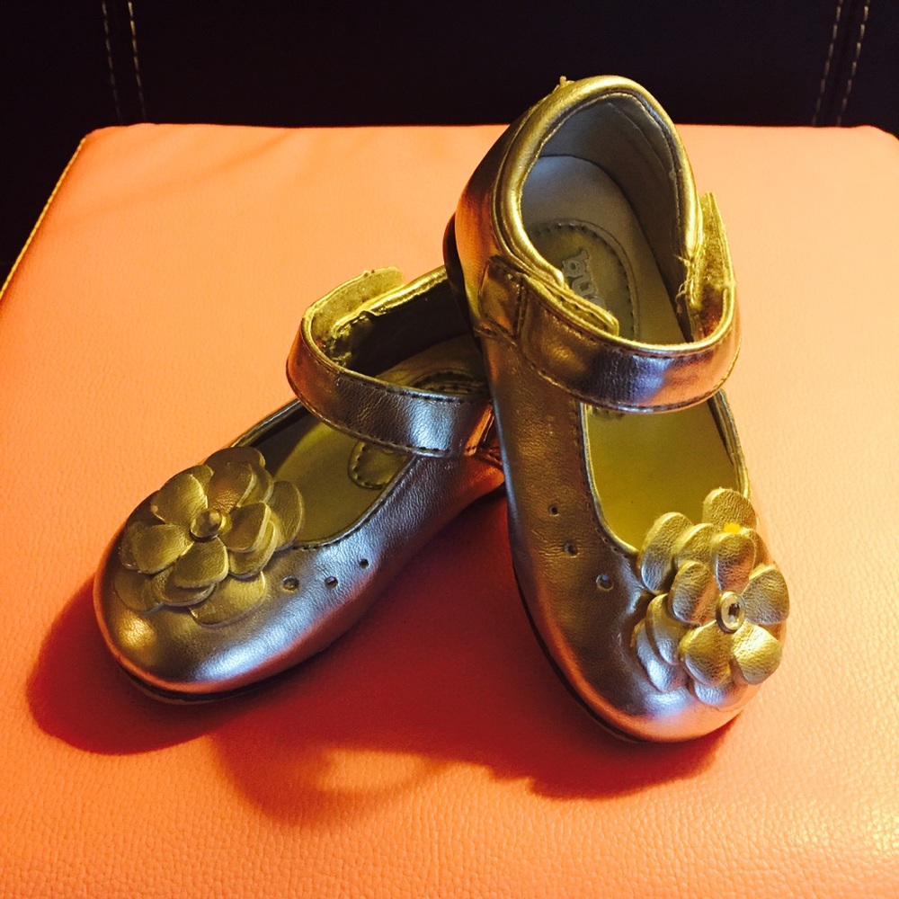 Buster brown silver baby shoes