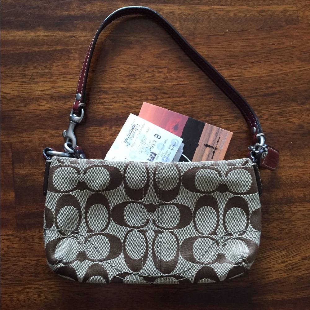 ⚡️2 for 15⚡️ Signature Coach Wristlet