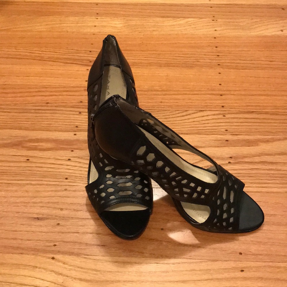 Tahari size 9 shoes