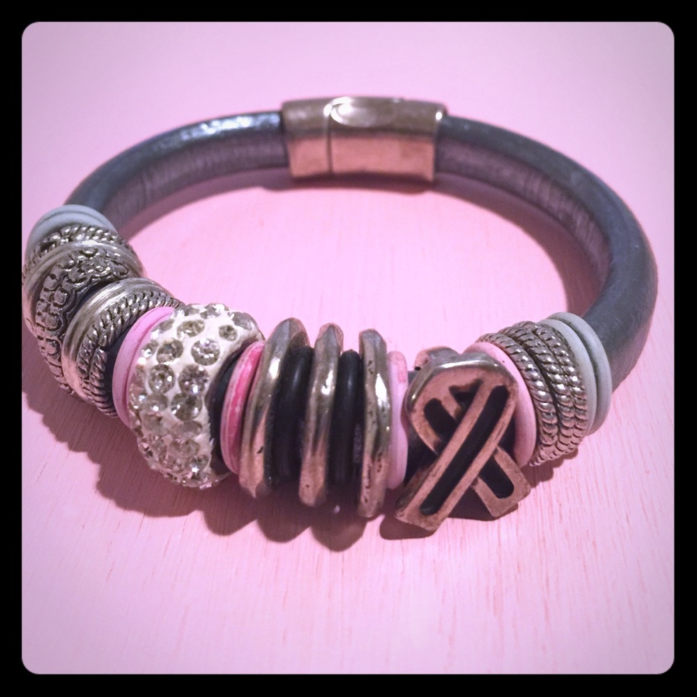 NWOT🖤Charmed bracelet