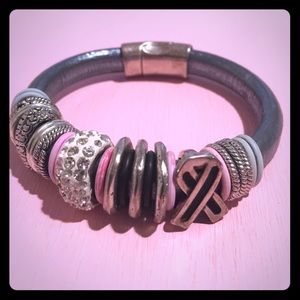 NWOT🖤Charmed bracelet