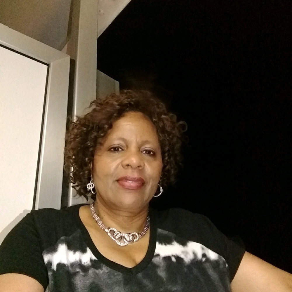 Meet your Posher, Sandra