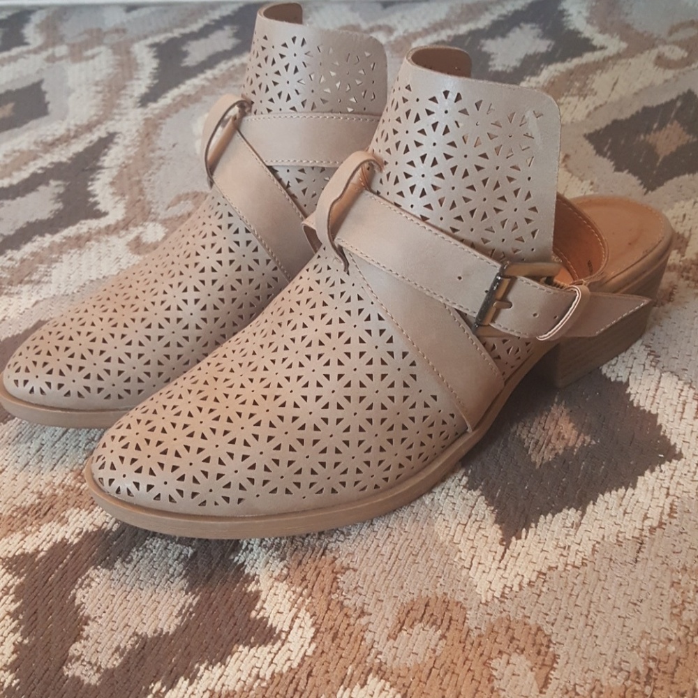 Report booties - Picture 2 of 4
