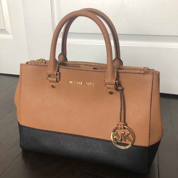 Michael Kors Handbags - Michael Kors Purse