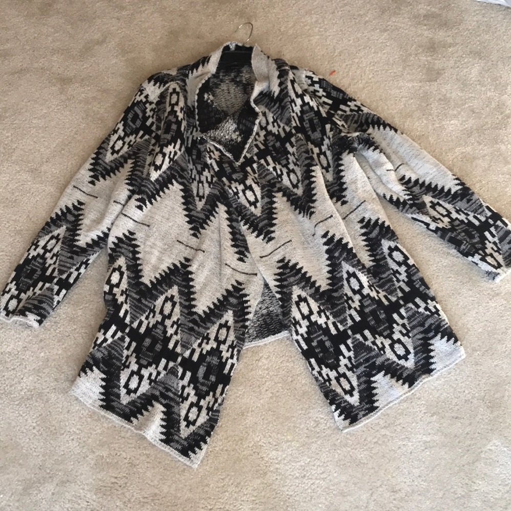 Amazing Aztec Print Cardigan!!