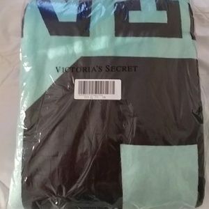 RESERVED BNIB VS Sherpa blanket