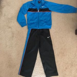 Boys Nike warmup suit