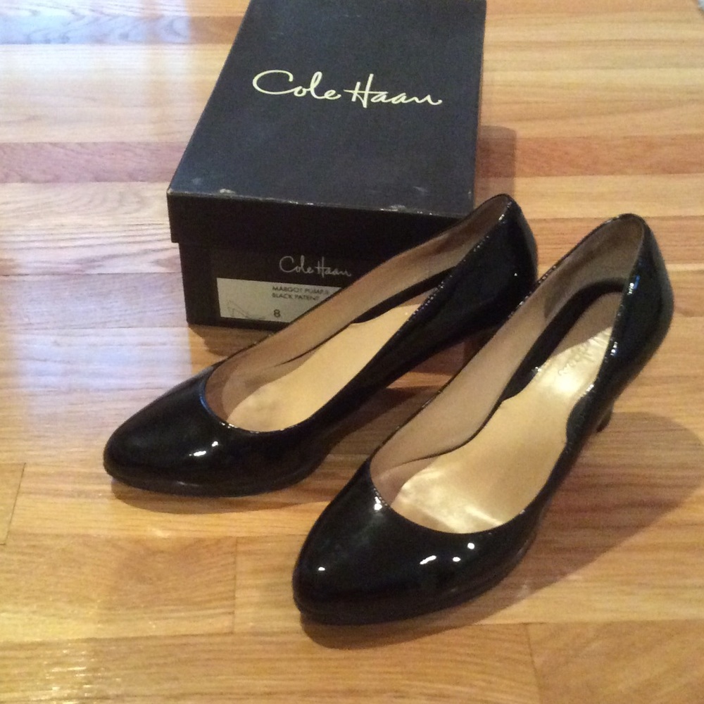 Cole Haan black patent platform heels, sz 8