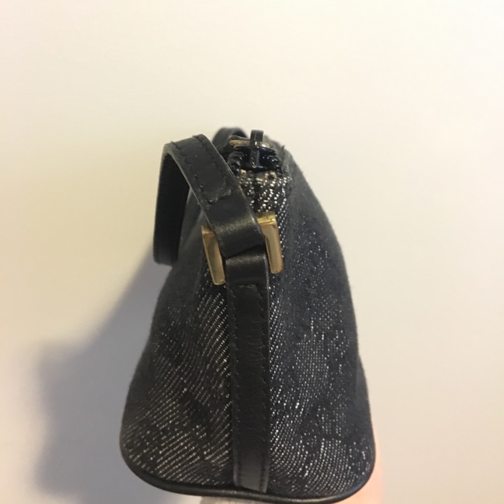 Authentic Gucci GG Canvas Pochette - Picture 4 of 8