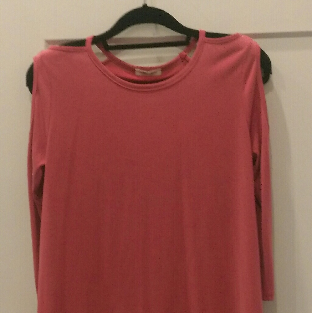 Cold shoulder top
