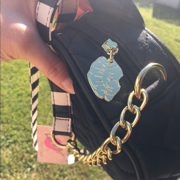 SOLD!! Quilted kitty Betsey bag - Picture 4 of 5