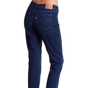 Levi’s straight leg jeans