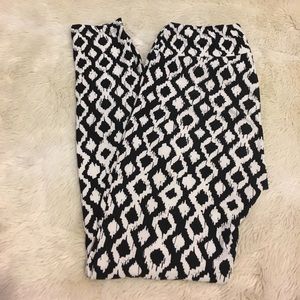Lularoe black and white OS leggings