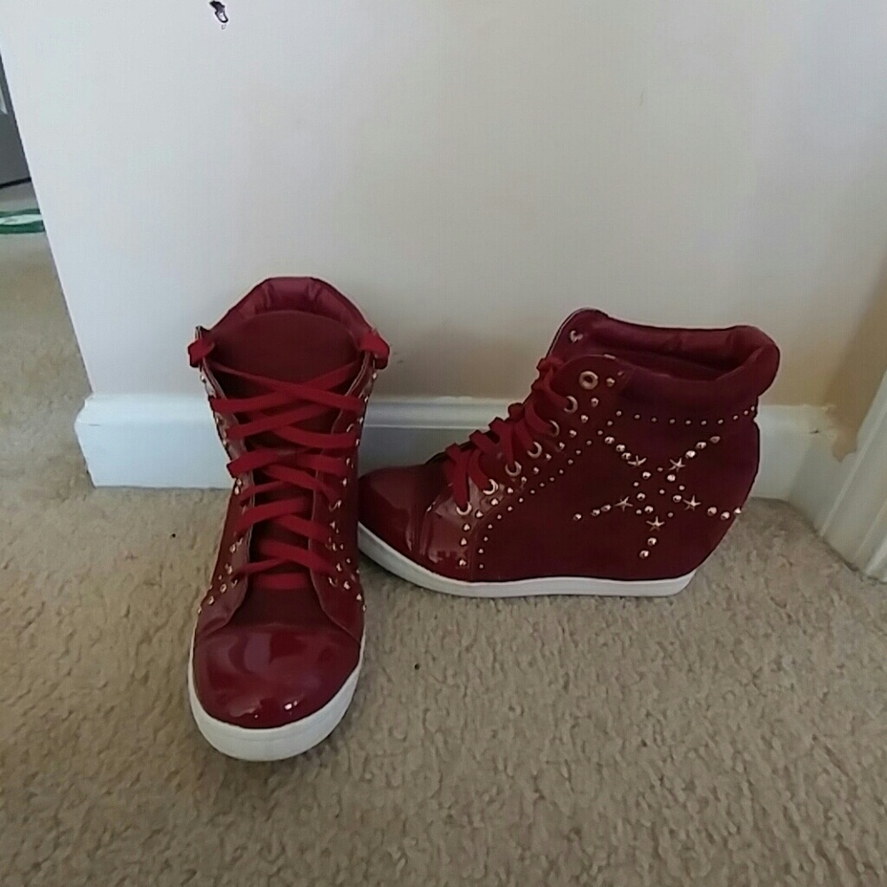 Wedge sneakers