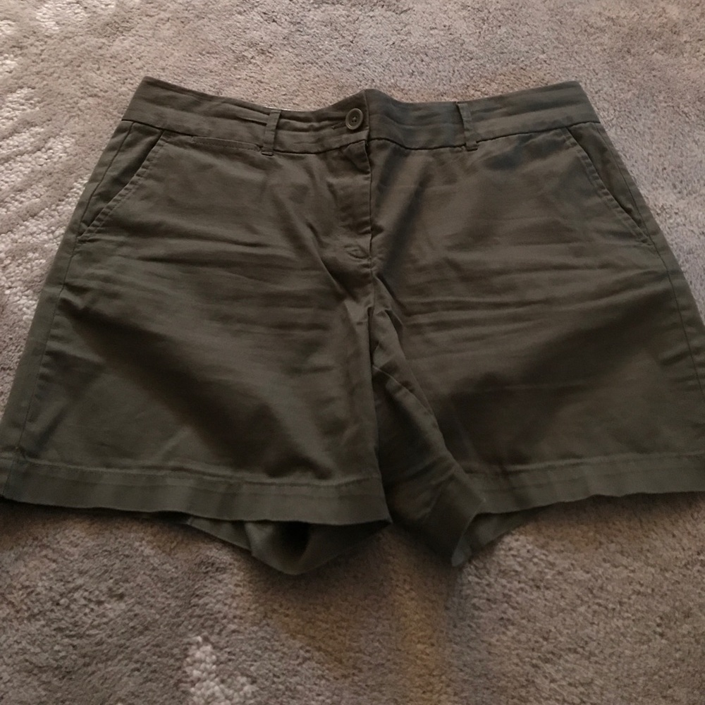 Loft Shorts Size 12 Green