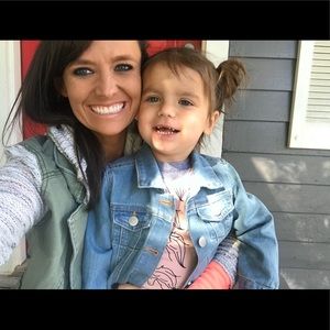 Meet your Posher, Larissa