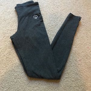 grey leggings