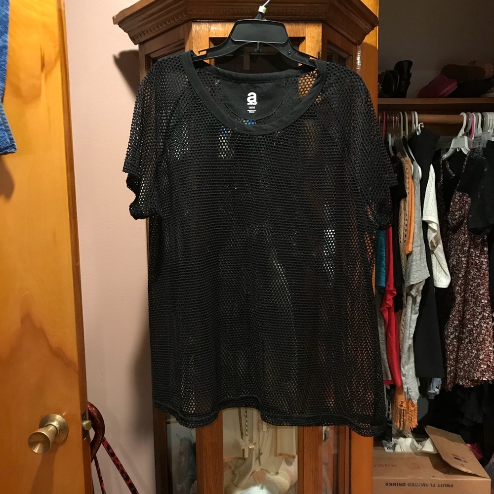 Black t